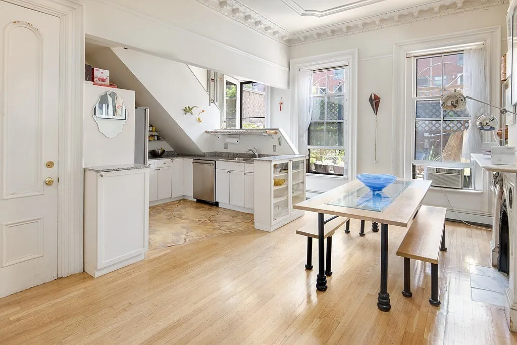 1 bed, 1.0 bath, 900 sqft, $4,800 — Photo 2