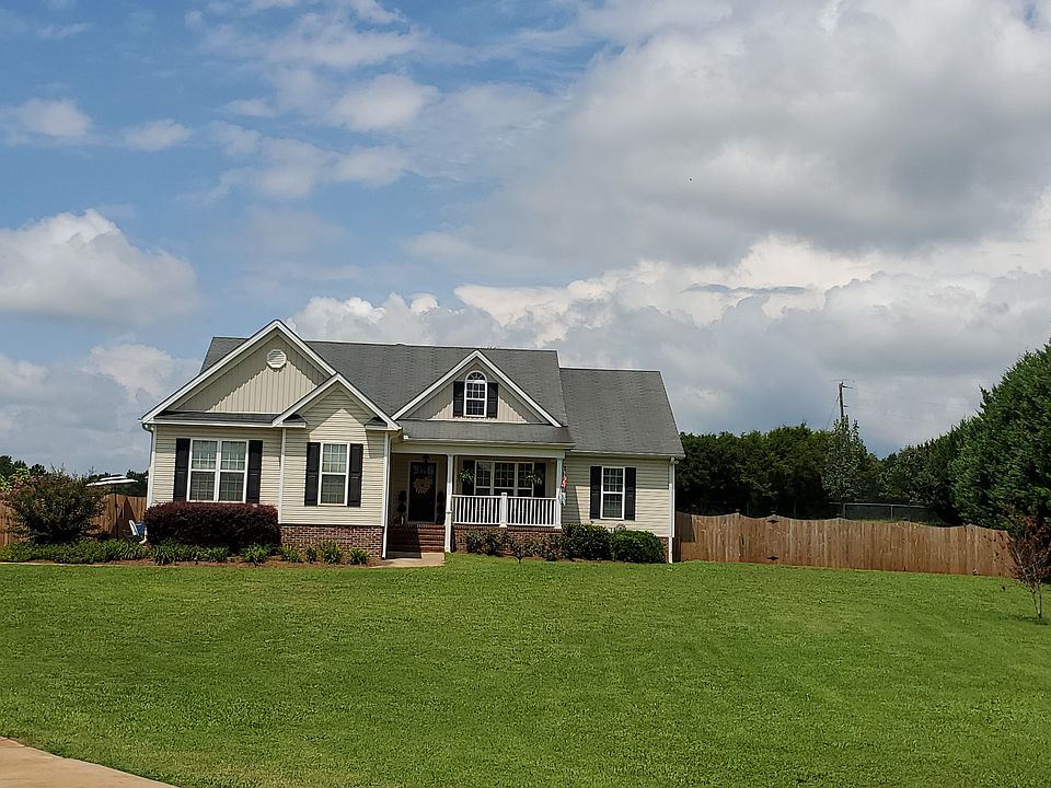 Culdesac view of the home