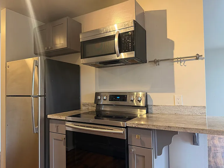 510 NE 98th St #102 — Photo 6