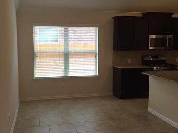 3rd image of 4042 Geary St