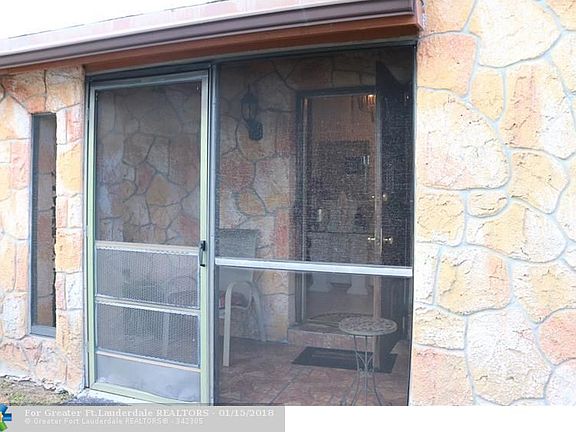 4th image of 11395 NW 41st St
