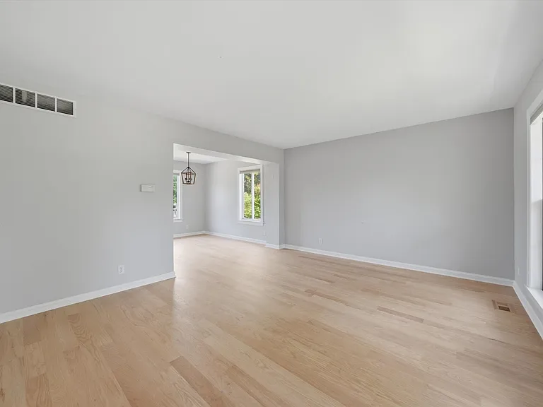 21854 W Kentwood Dr — Photo 6