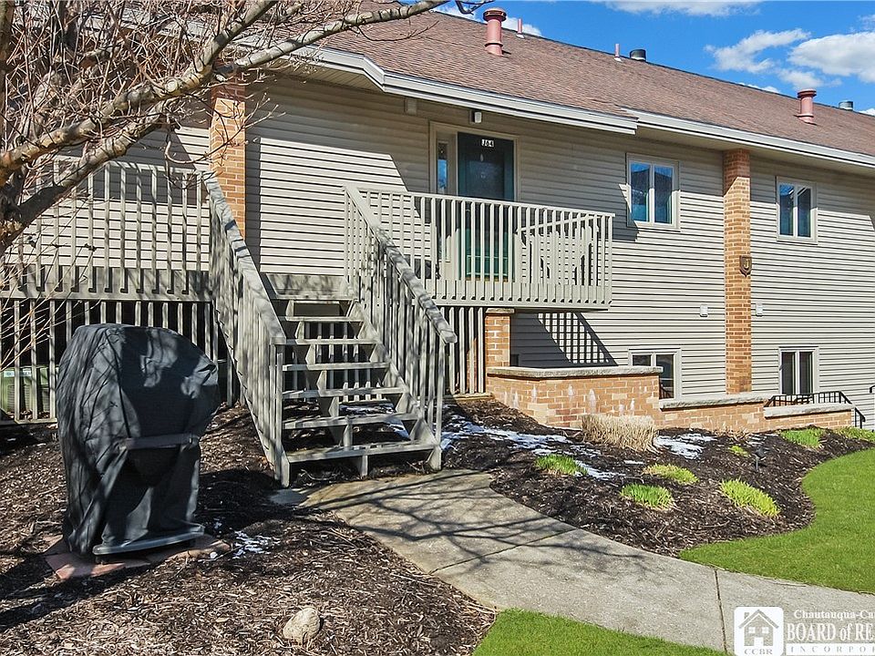 1st image of 64 Cayuga Dr