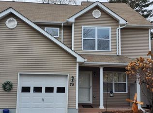 75 Twin Ponds Dr, Kingston, NY