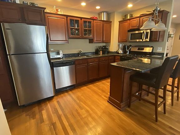 2nd image of 9 Belmont St APT 1