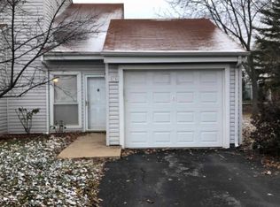 575 Greenway Chase Ct, Florissant, MO 63031