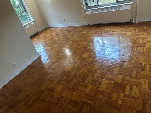 (undisclosed Address), Fresh Meadows, NY 11365