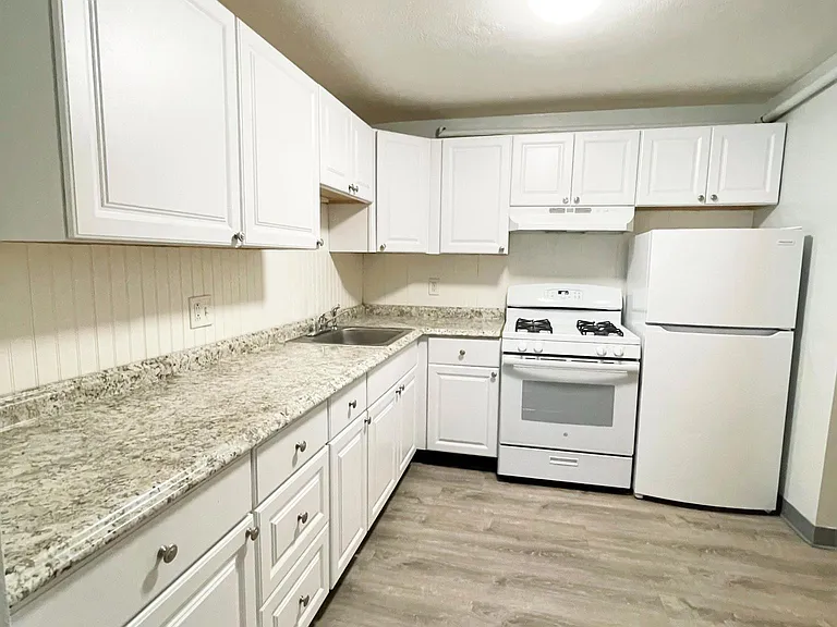 211 W Squantum St #1T — Photo 13