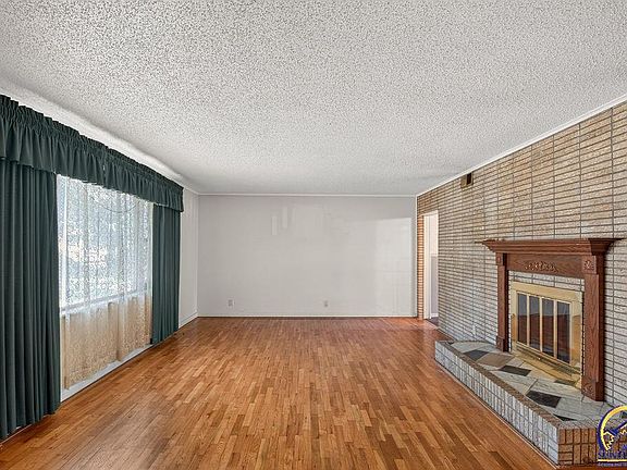 4th image of 336 SW Broadmoor Ave