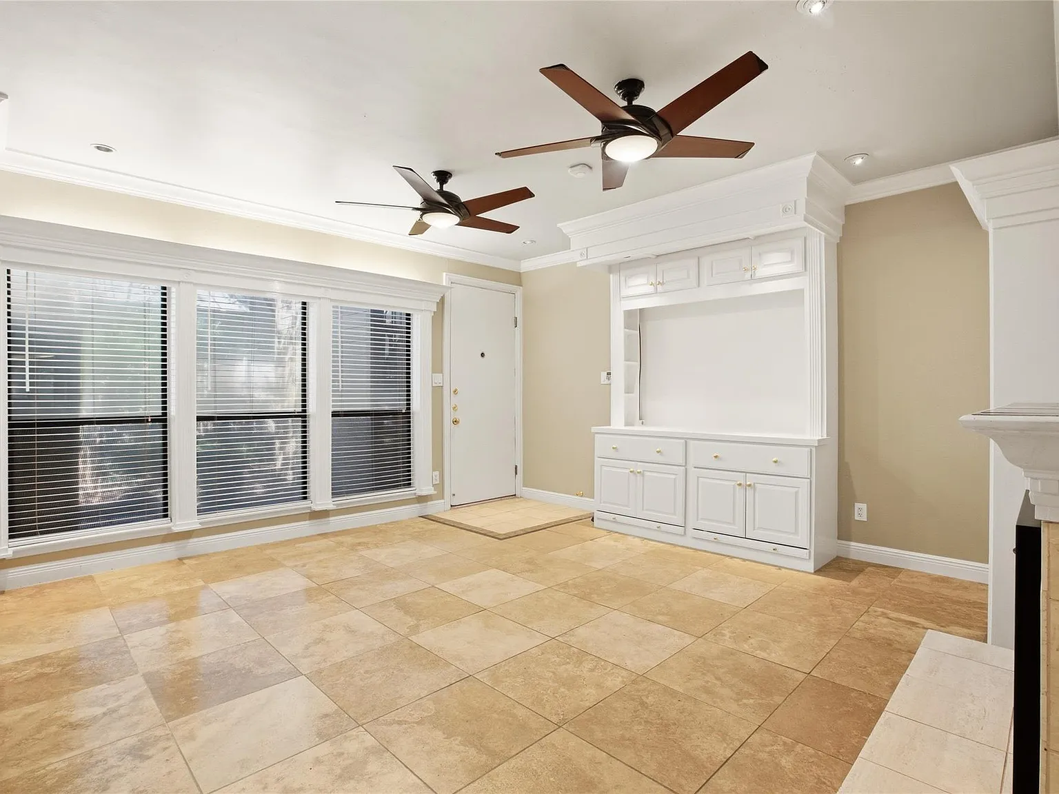 1 bed, 1.0 bath, 848 sqft, $1,450 — Photo 1