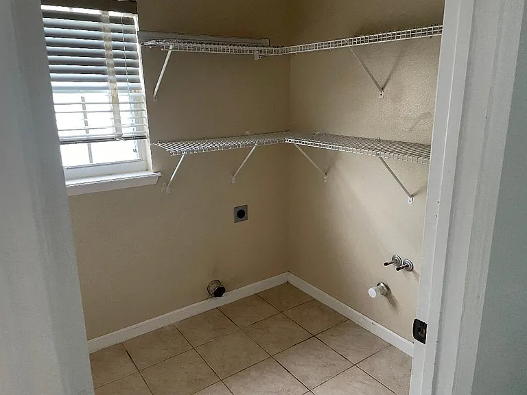 3813 Goldenglow Dr — Photo 13