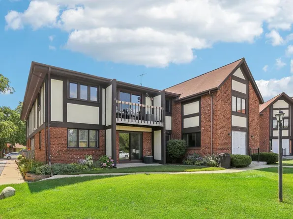 510 South Rochester STREET #A, Mukwonago, WI 53149