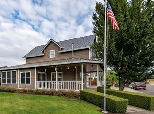 916 67th St, Springfield, OR 97478