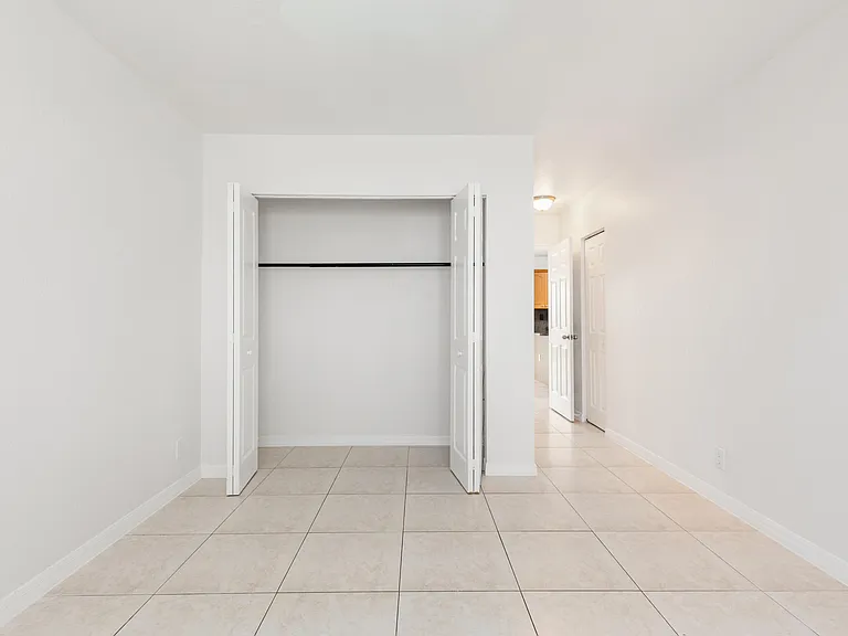 24 SW 6th St #2 — Photo 16