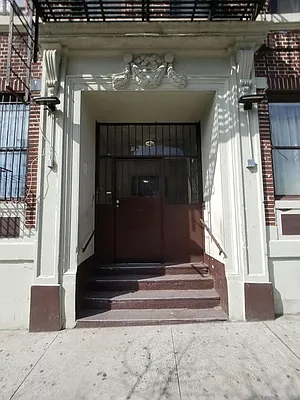 Rented by Evergreen Apartments BK | media 22