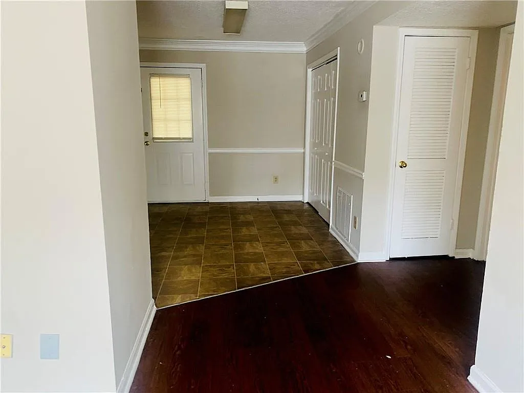 2 bed, 2.0 bath, 4288 sqft, $1,450 — Photo 4