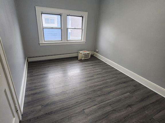 5th image of 1112 Drake Ave #2