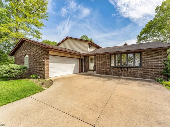 14511 Concord Trl, Middleburg Heights, OH 44130