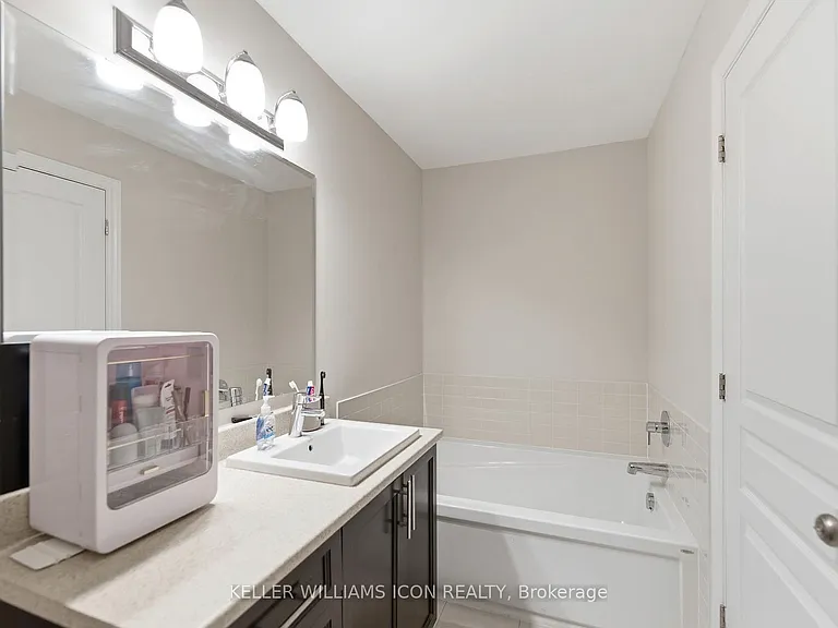 726 Guardian Grv — Photo 12