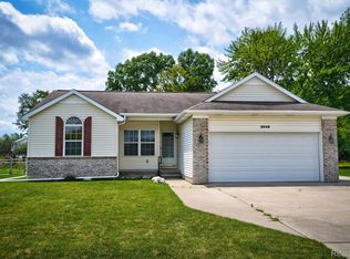 2348 Shadycroft Dr, Burton, MI