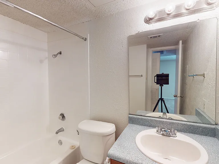 Addison Apartments at the Park — Photo 43