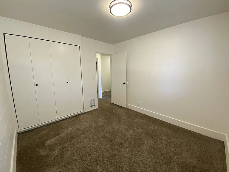 757 NE Alameda Ave — Photo 15