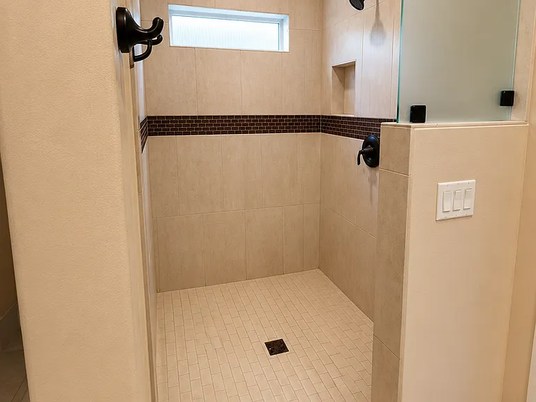 1205 E Lone Creek Dr — Photo 15