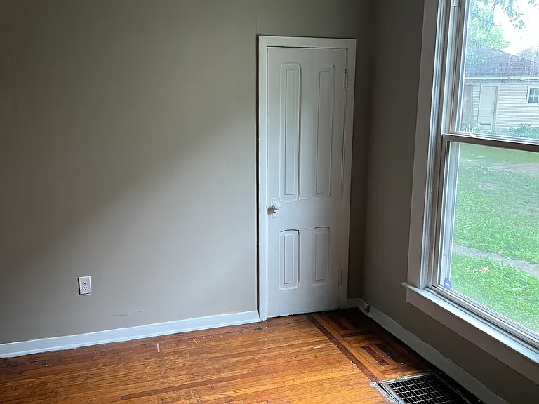 1308 Lafayette Ave — Photo 6