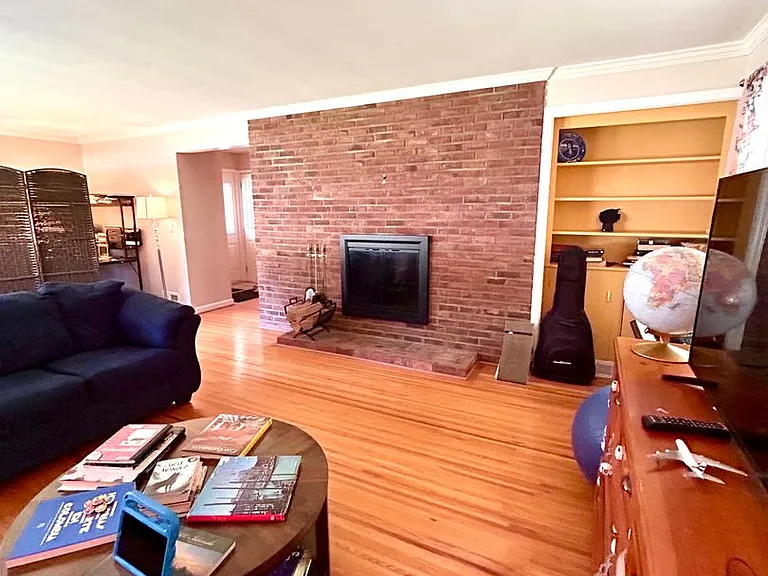 940 Corwin Rd — Photo 9