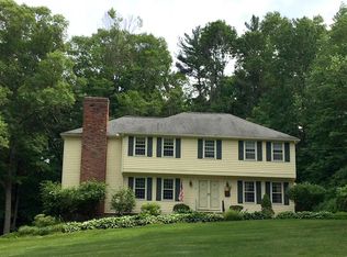 8 Naugatuck Ave, Norfolk, MA 02056