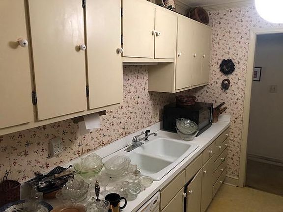 5th image of 54 Wellington St #54