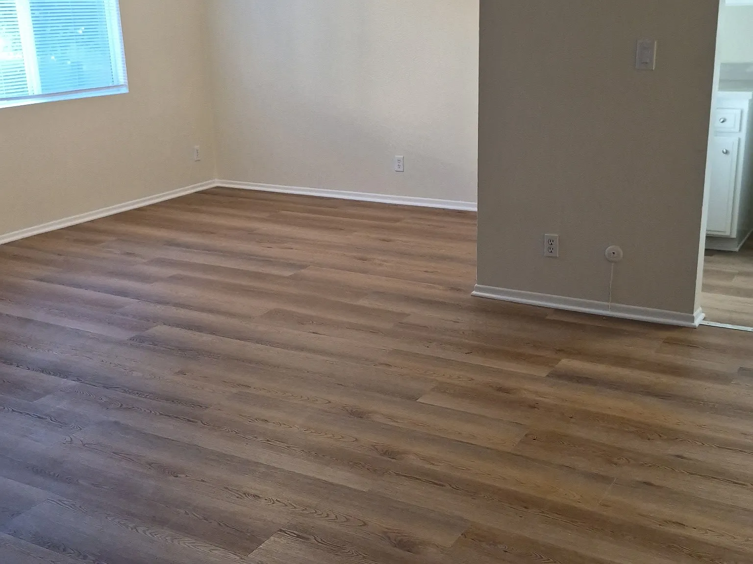 2 bed, 1.5 bath, 1000 sqft, $2,475 — Photo 3