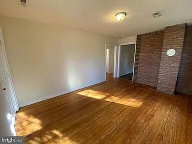 1st image of 155 Mansfield St