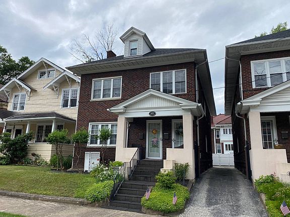 2nd image of 2021 Kanawha Blvd E