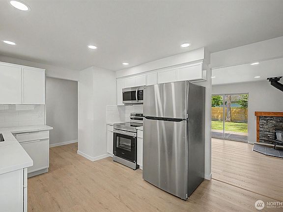 2nd image of 1011 Calkin Place