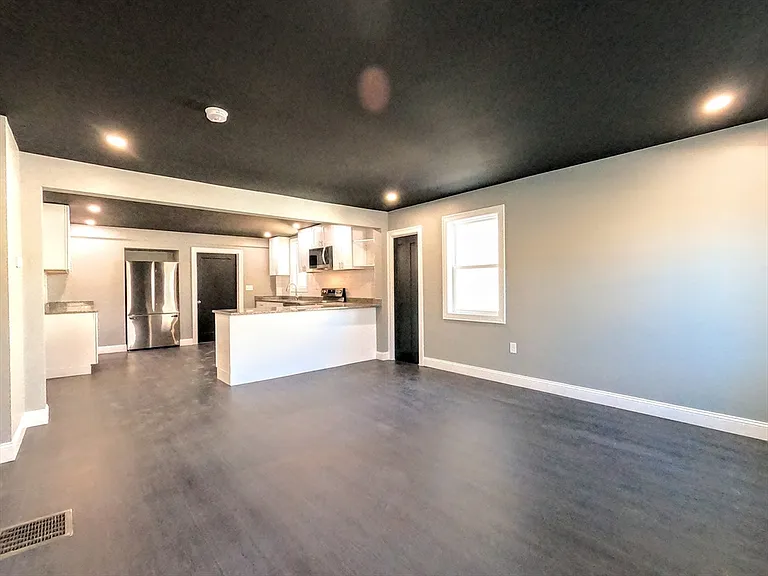 2 Sunnyside St #1 — Photo 19