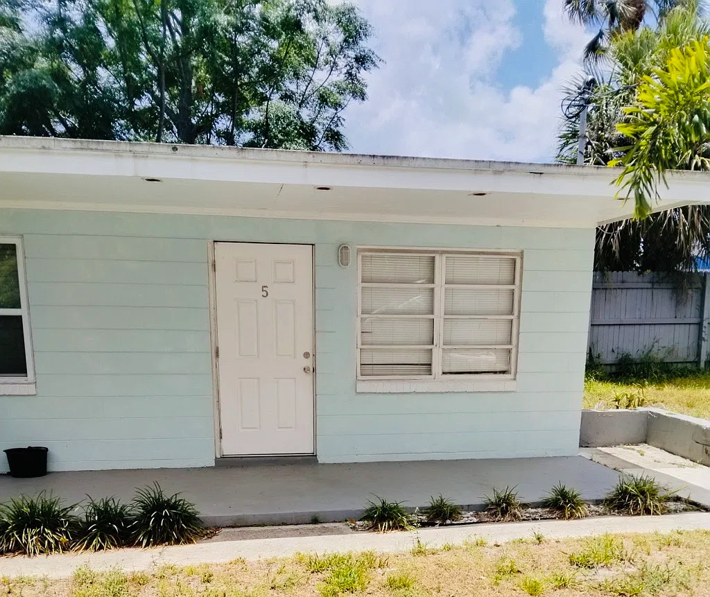 Studio, 250 sqft, $1,000 — Photo 1