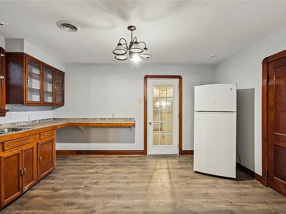 3rd image of 7508 Hayne Blvd