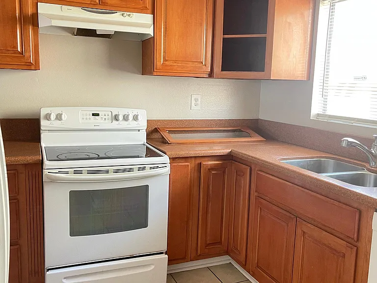 719 N Eucalyptus Ave #17A — Photo 14