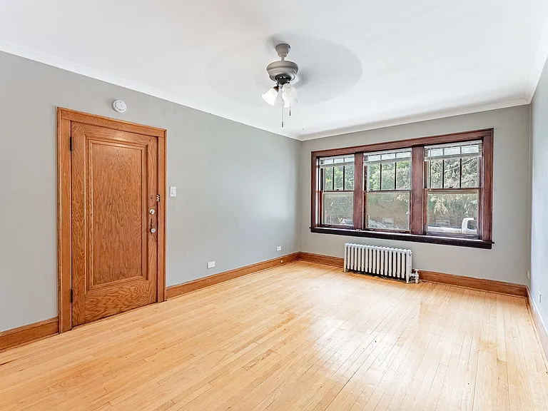 2557 N Lockwood Ave #1 — Photo 2