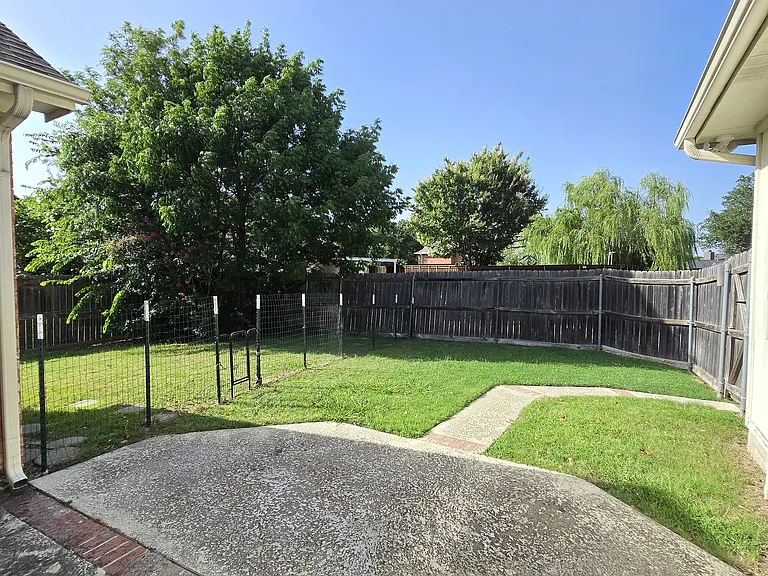 2421 Micarta Dr — Photo 20