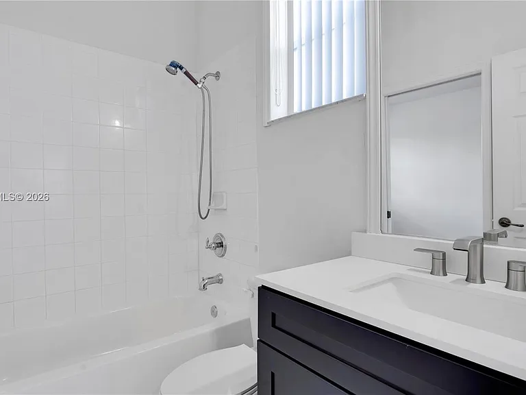 4921 SW 140th Ter — Photo 10