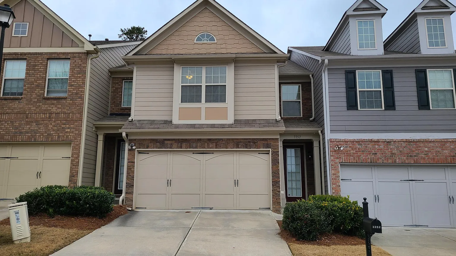 3352 Sardis Bend Dr photo 1