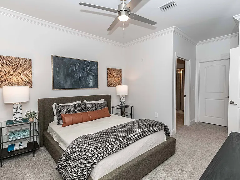 The Jackson Apartments — Photo 9