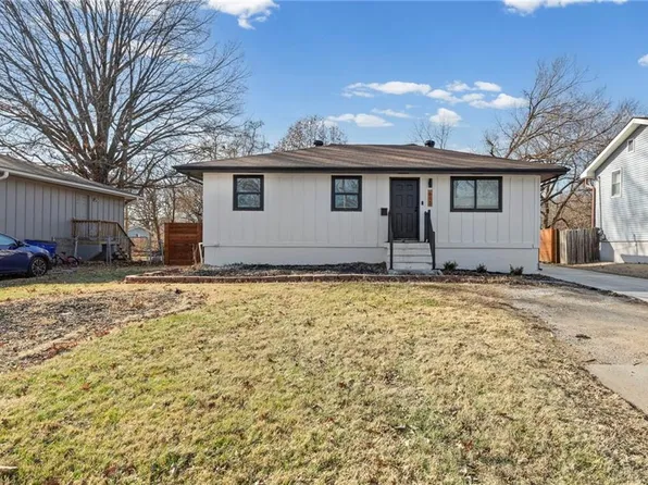 613 N Lincoln St, Olathe, KS 66061