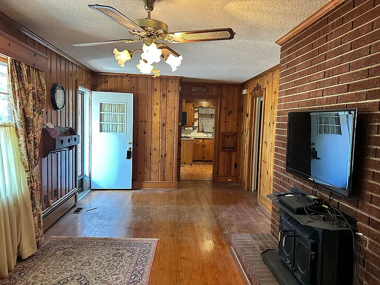 360 Melton Rd — Photo 8
