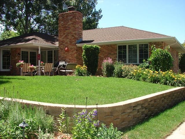1st image of 361 Emerald Dr