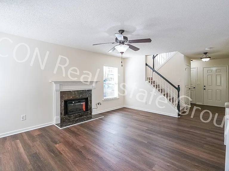 467 Colonial Walk — Photo 8