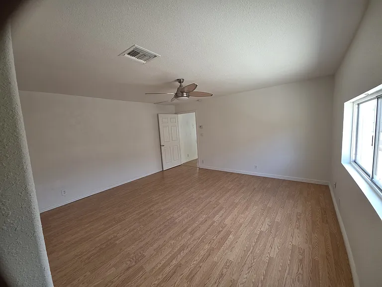 Whitecap Dr — Photo 11
