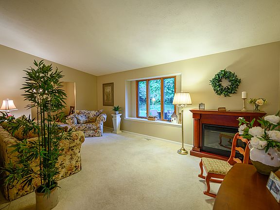 4th image of 1008 Fleming Ct